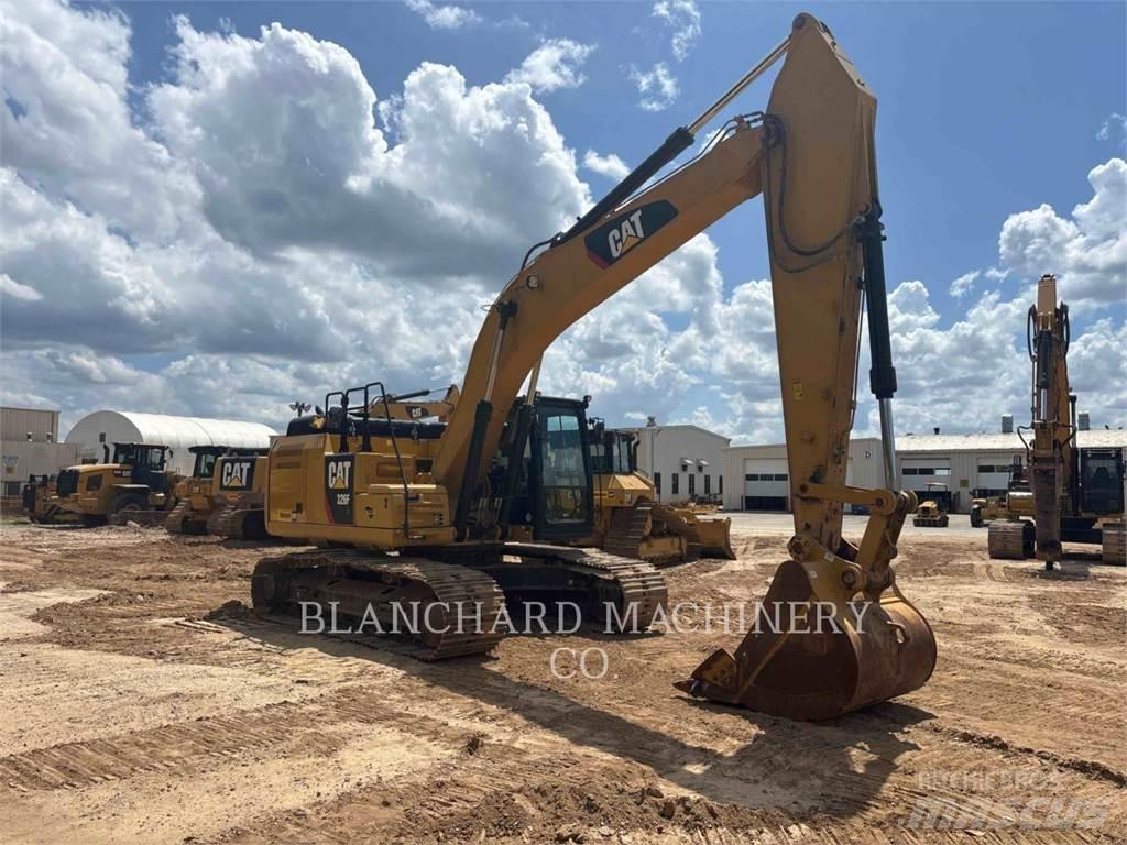 CAT 326FL Vikšriniai ekskavatoriai