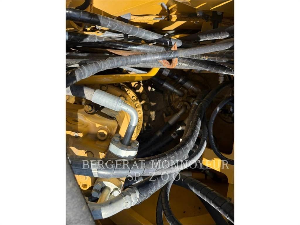 CAT 326FL Vikšriniai ekskavatoriai