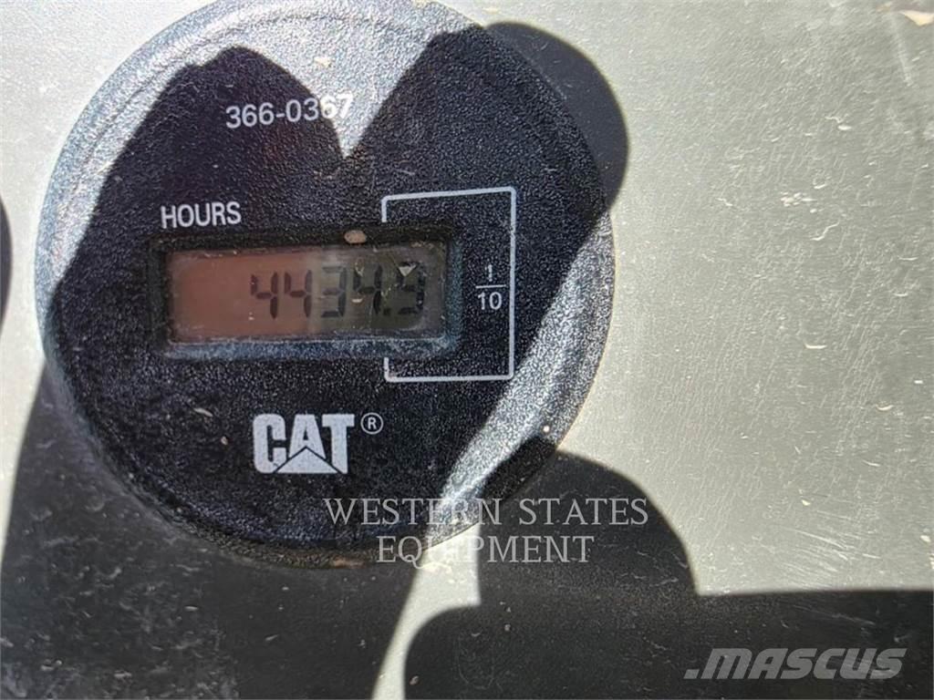 CAT 328D Vikšriniai ekskavatoriai