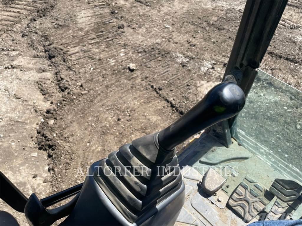 CAT 328DL HMR Vikšriniai ekskavatoriai