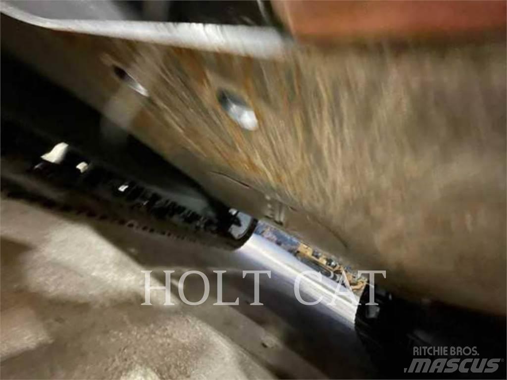 CAT 330 TC Vikšriniai ekskavatoriai