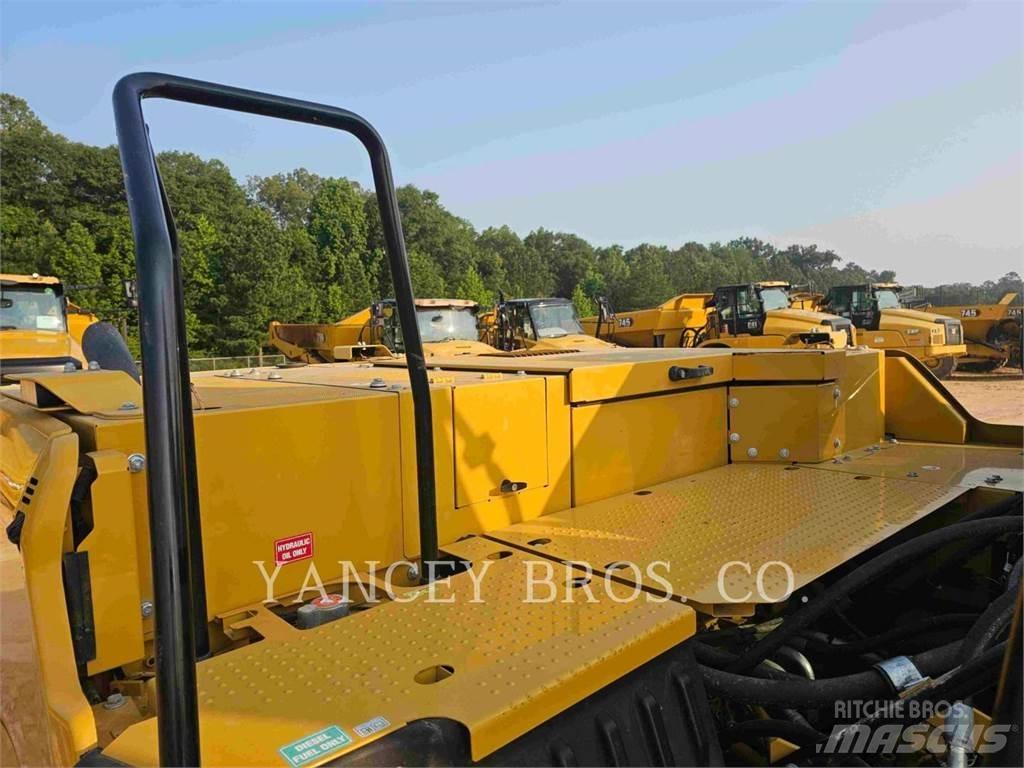 CAT 33007 Vikšriniai ekskavatoriai