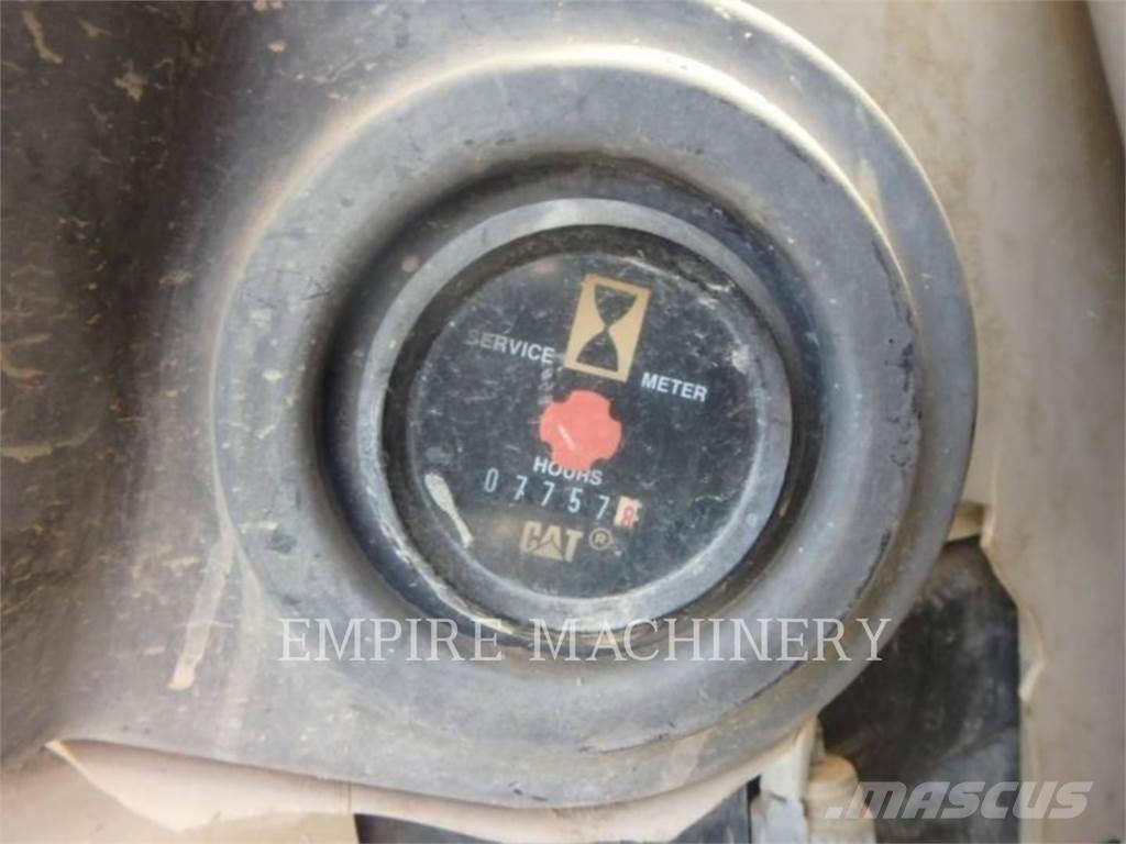 CAT 330CL Vikšriniai ekskavatoriai