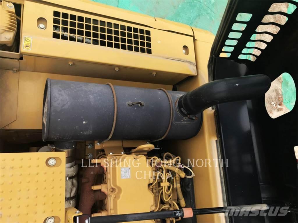 CAT 330D2L Vikšriniai ekskavatoriai