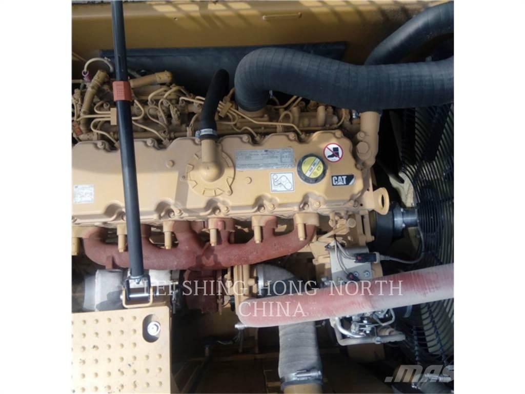 CAT 330D2L Vikšriniai ekskavatoriai