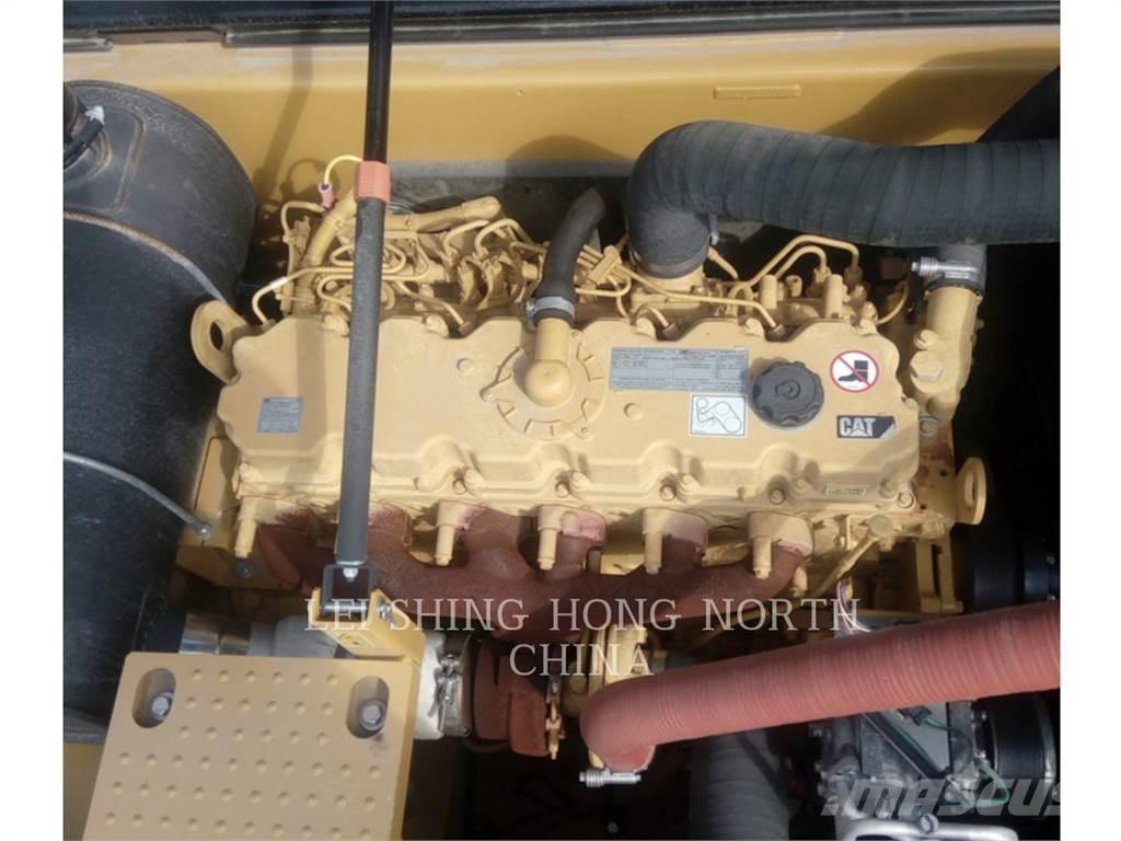 CAT 330D2L Vikšriniai ekskavatoriai