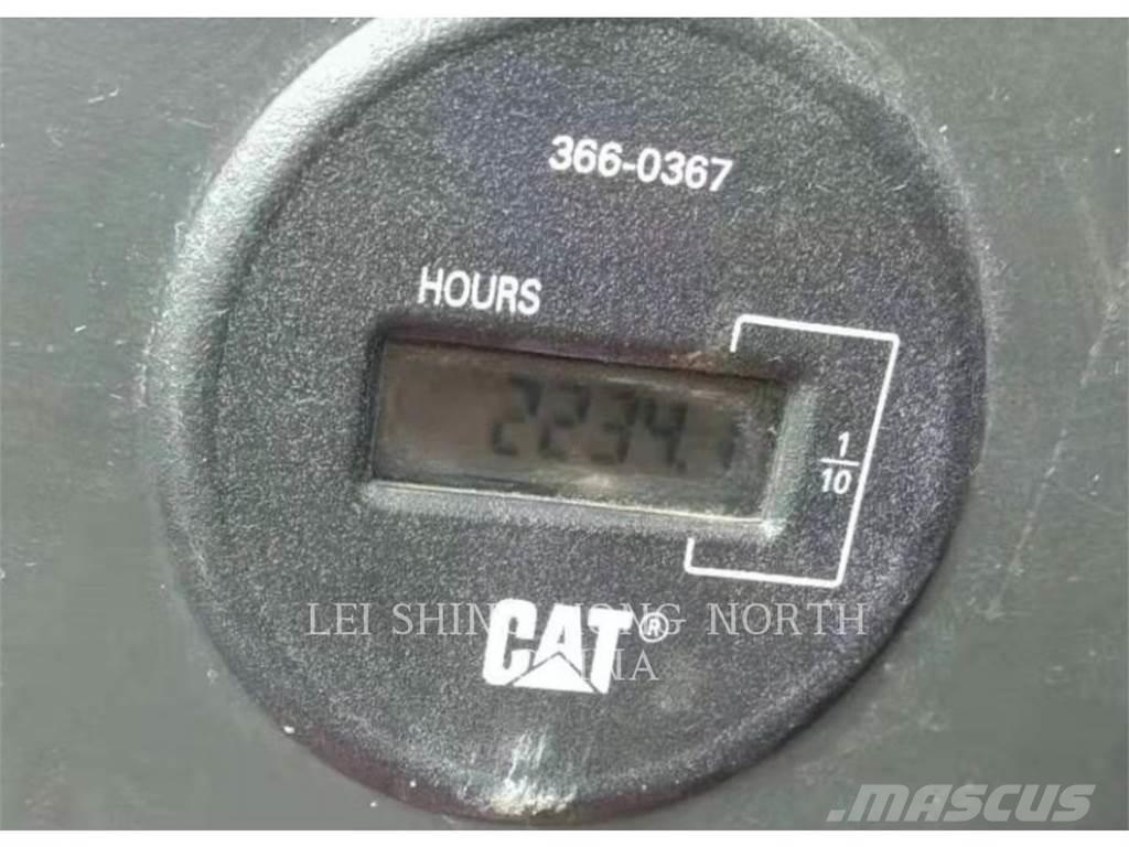 CAT 330D2L Vikšriniai ekskavatoriai