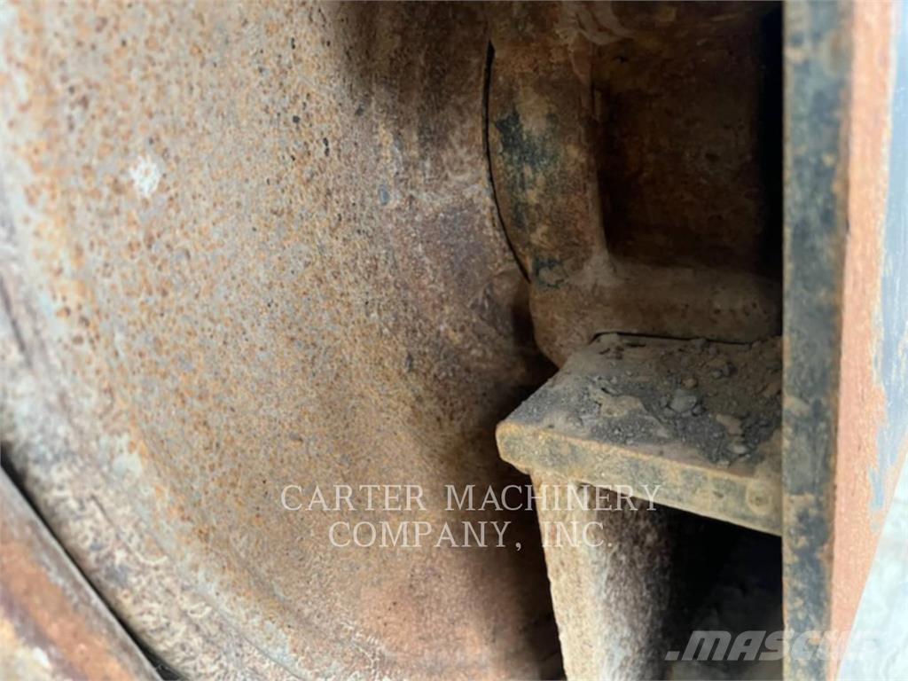 CAT 330FL Vikšriniai ekskavatoriai