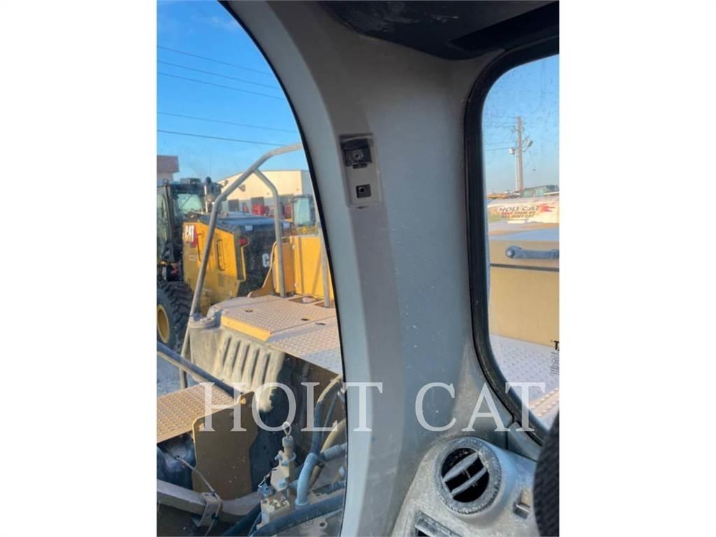 CAT 330GC Vikšriniai ekskavatoriai