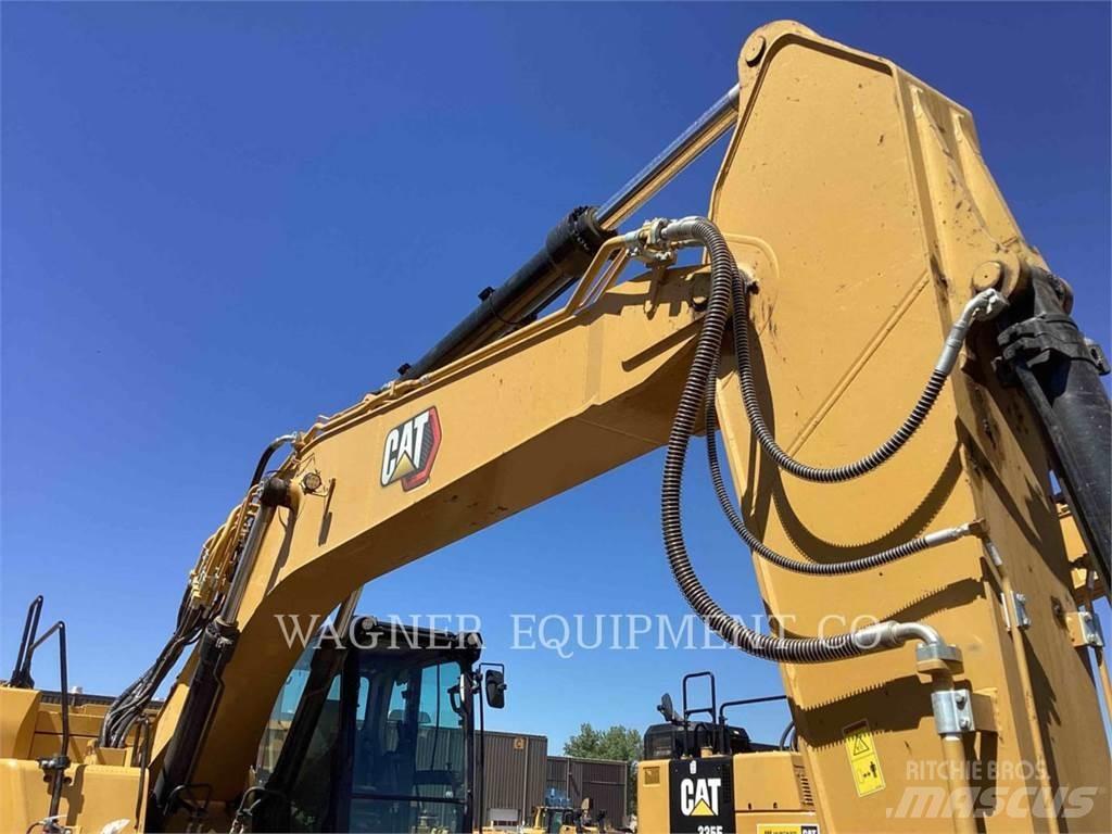 CAT 335 Vikšriniai ekskavatoriai