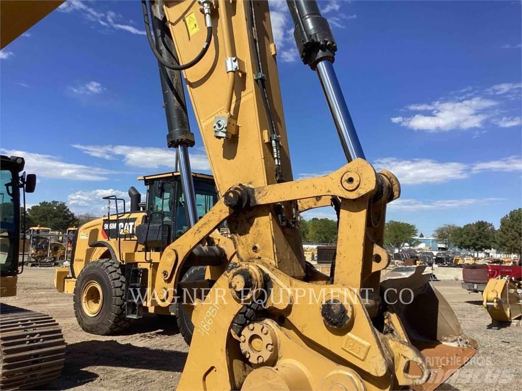 CAT 335 Vikšriniai ekskavatoriai