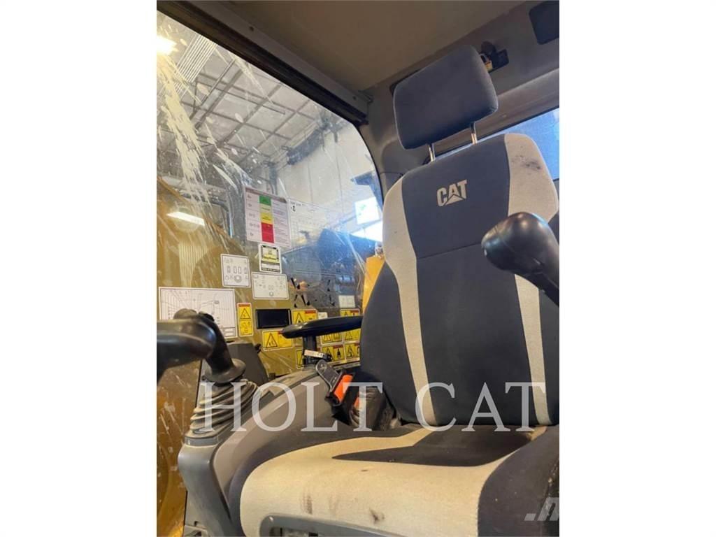 CAT 335FL CR Vikšriniai ekskavatoriai