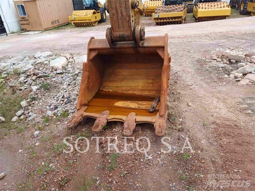 CAT 33607 Vikšriniai ekskavatoriai