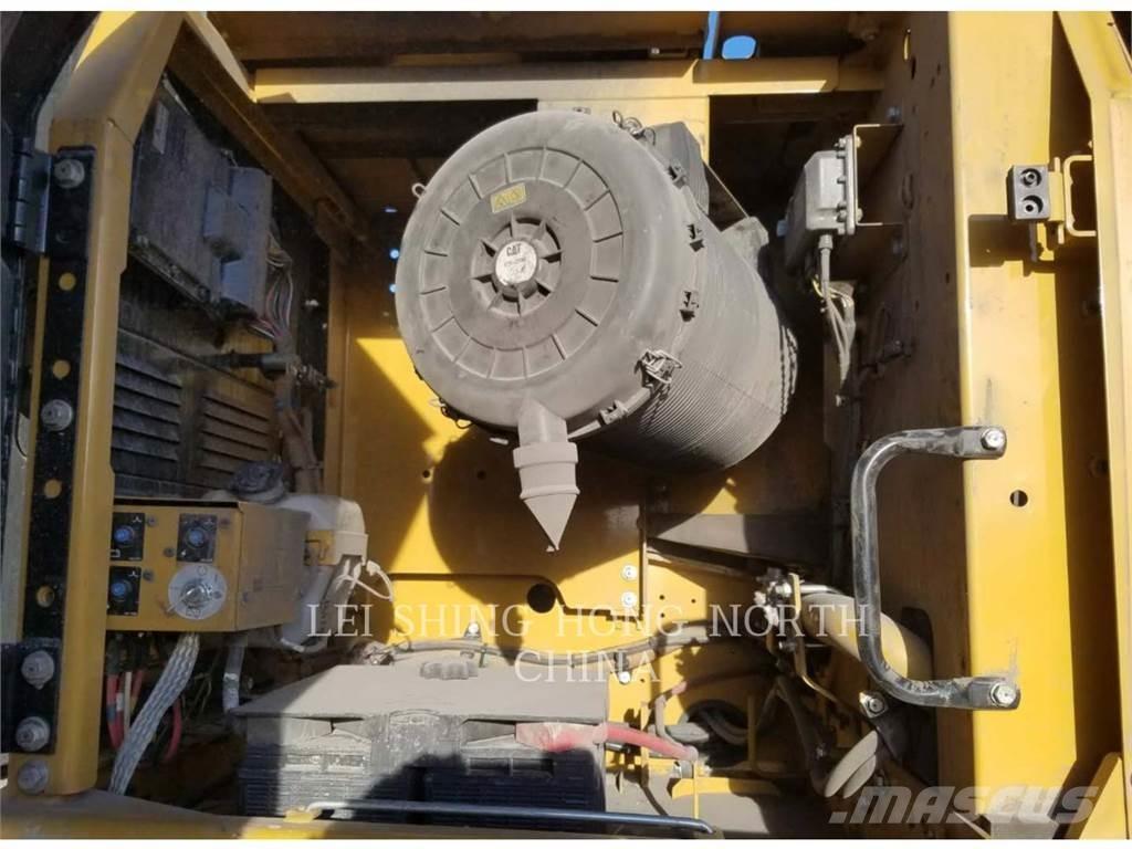 CAT 336D2 Vikšriniai ekskavatoriai