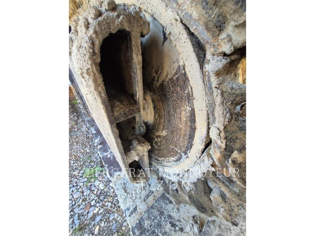 CAT 340 Vikšriniai ekskavatoriai