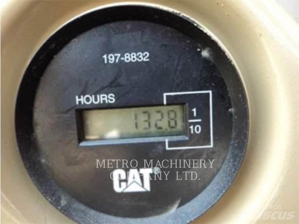 CAT 345B Vikšriniai ekskavatoriai