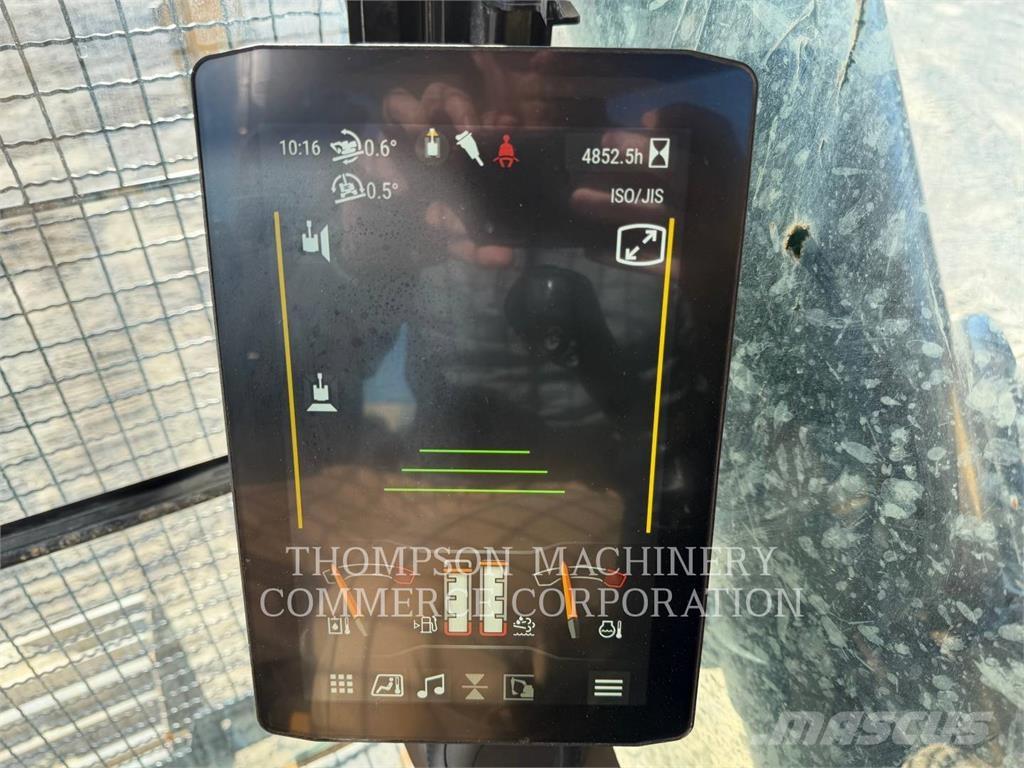 CAT 352 Vikšriniai ekskavatoriai