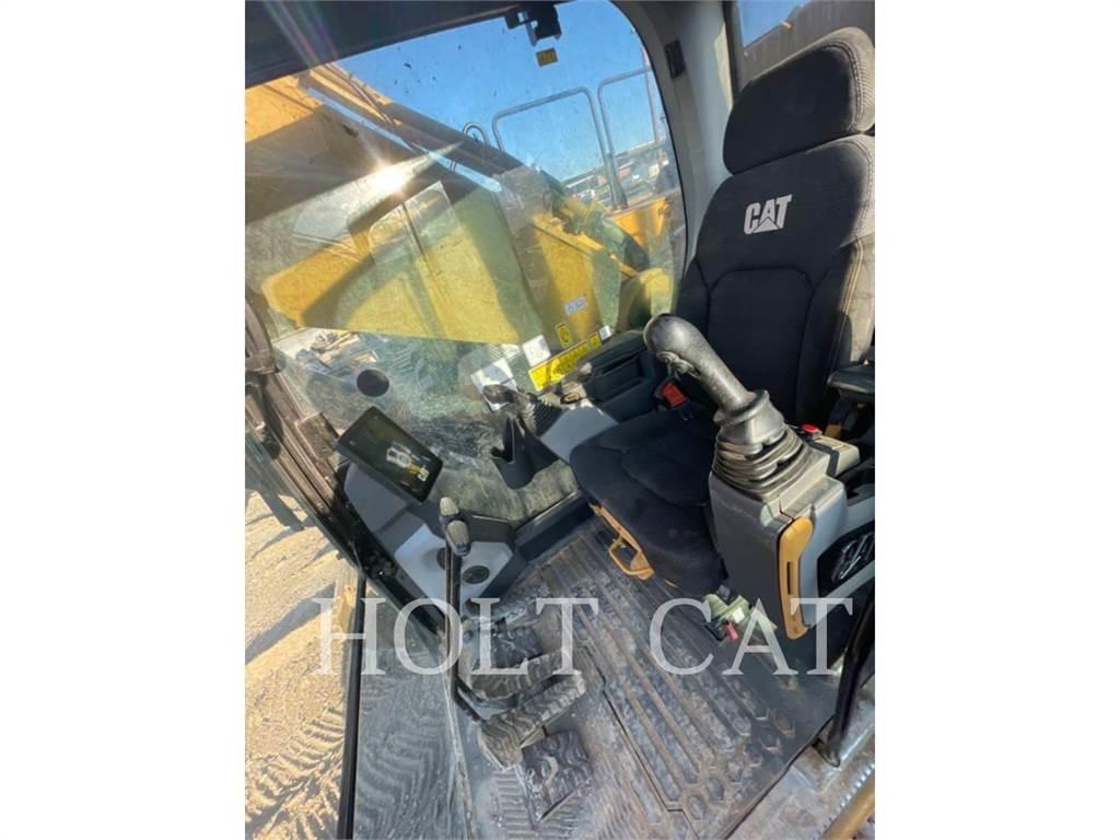 CAT 352 11 Vikšriniai ekskavatoriai