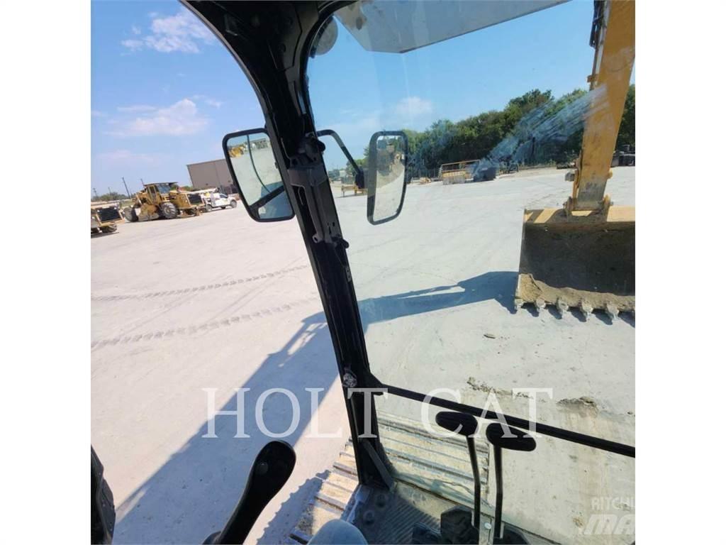 CAT 352 11 Vikšriniai ekskavatoriai