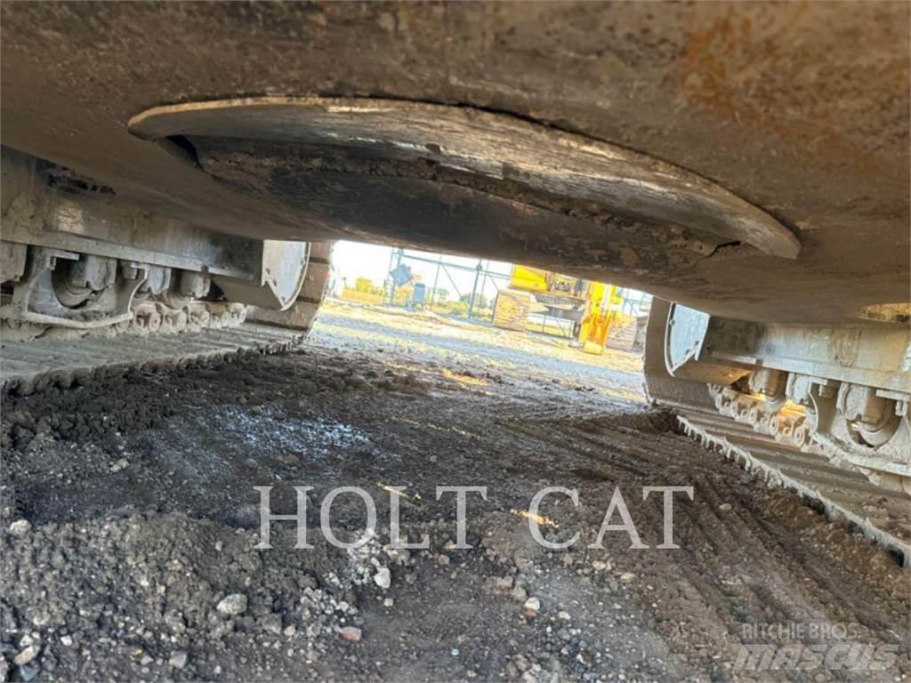 CAT 352 11 Vikšriniai ekskavatoriai