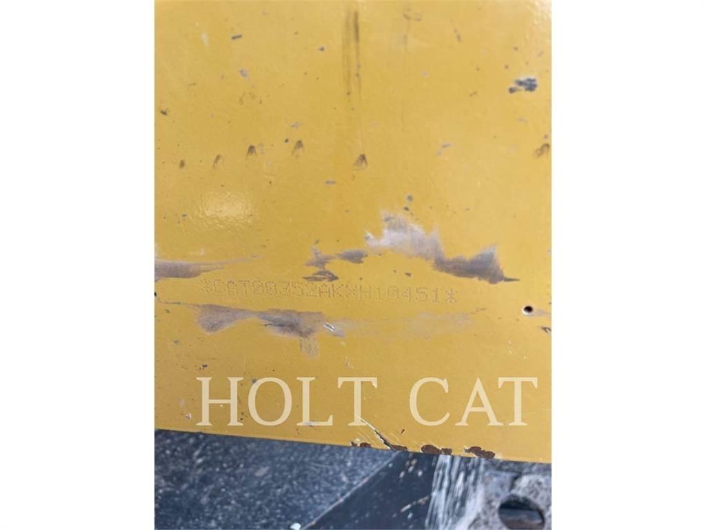 CAT 352 12 TC Vikšriniai ekskavatoriai