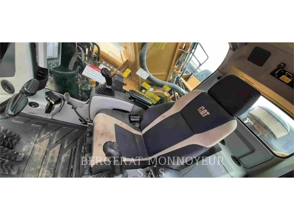 CAT 352F Vikšriniai ekskavatoriai