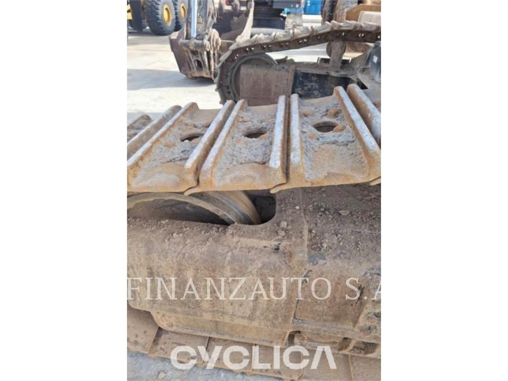 CAT 352FL Vikšriniai ekskavatoriai