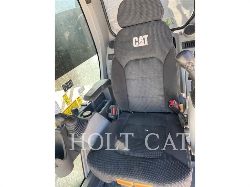 CAT 374 Vikšriniai ekskavatoriai