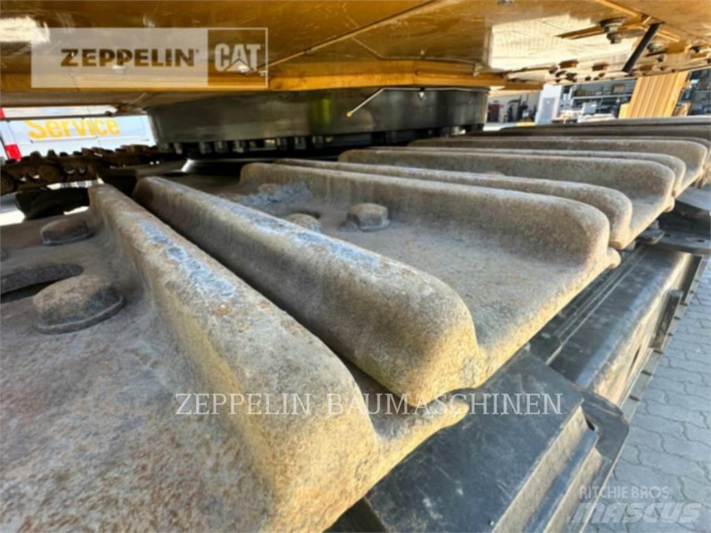 CAT 374-07A Vikšriniai ekskavatoriai