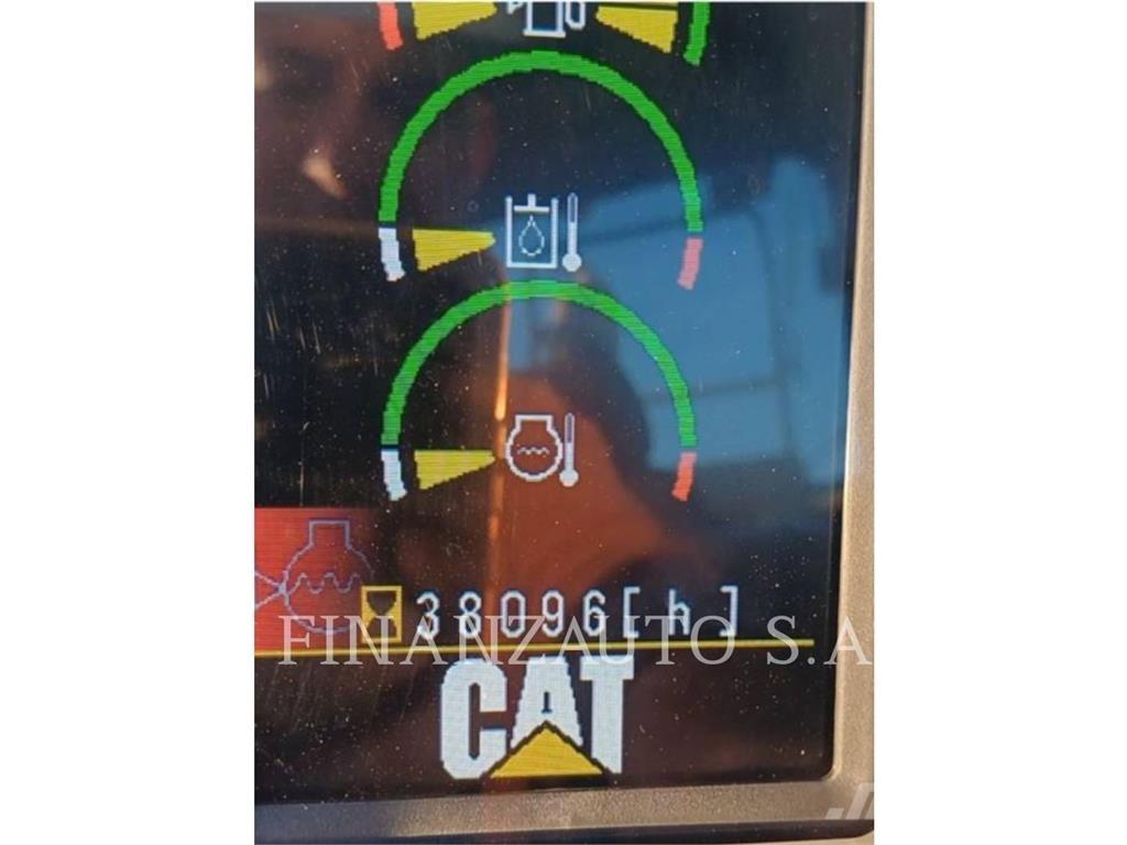 CAT 390DL Vikšriniai ekskavatoriai