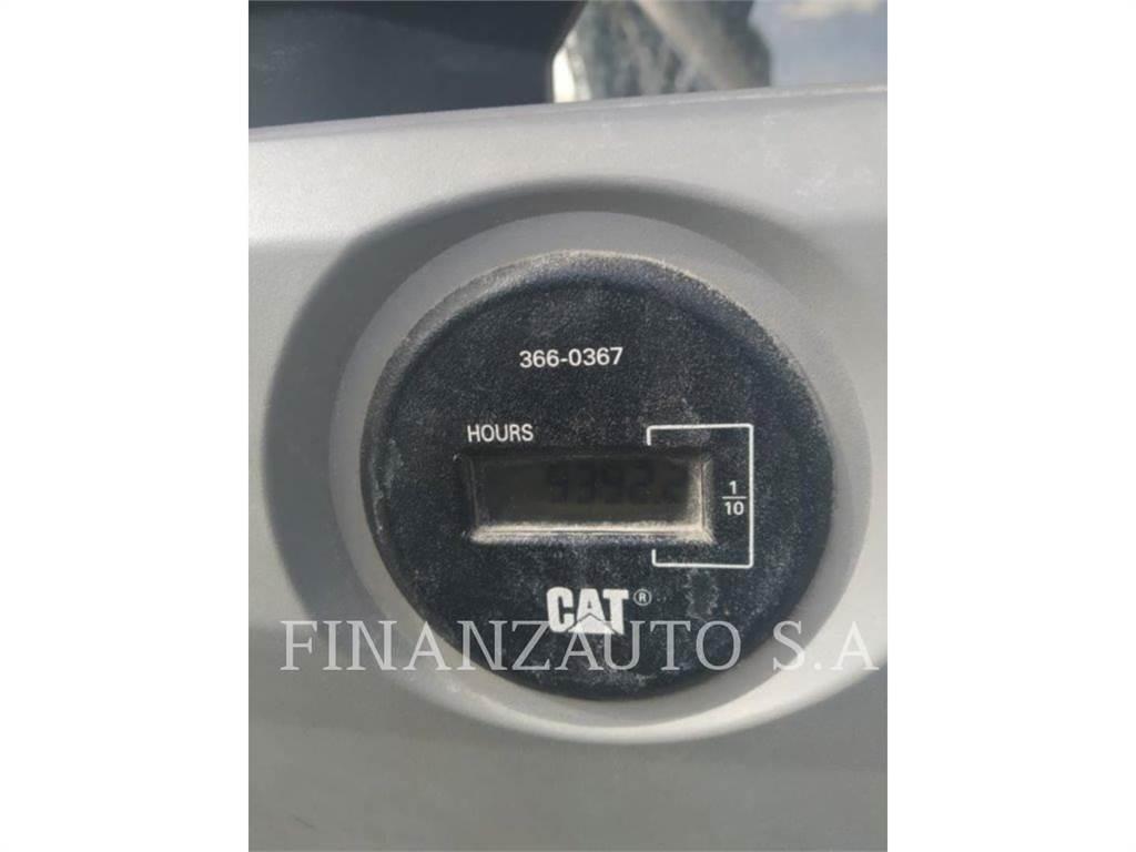 CAT 390F Vikšriniai ekskavatoriai