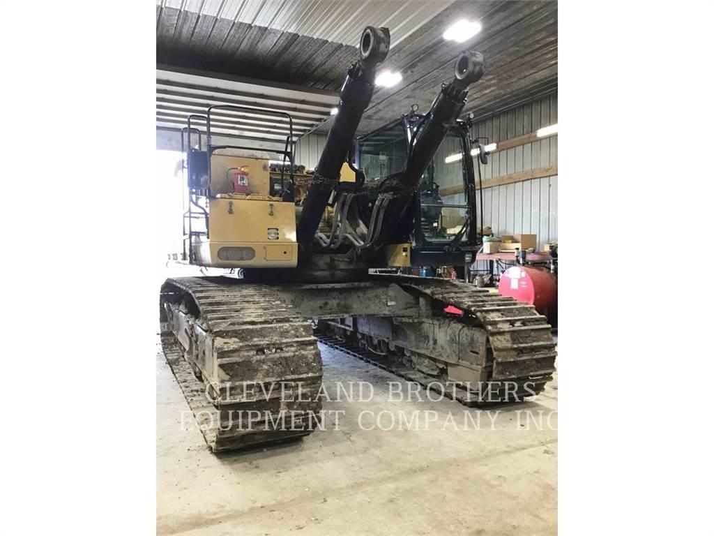 CAT 390FL Vikšriniai ekskavatoriai