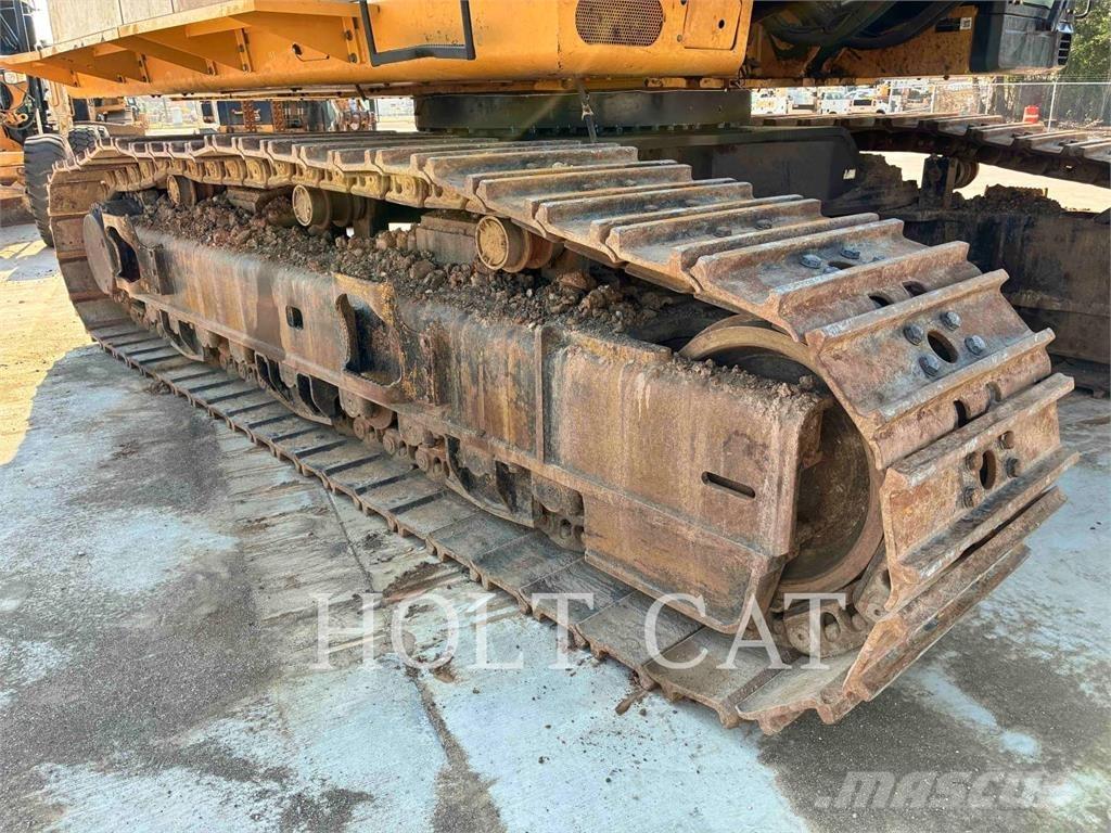CAT 390FL Vikšriniai ekskavatoriai
