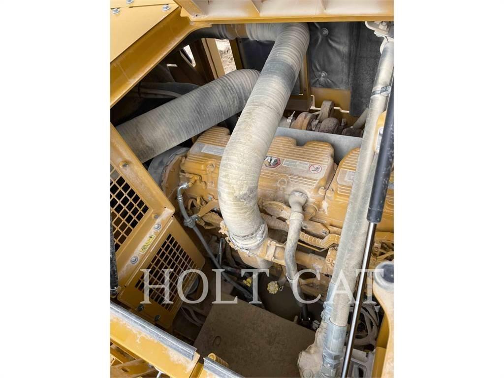 CAT 395 Vikšriniai ekskavatoriai