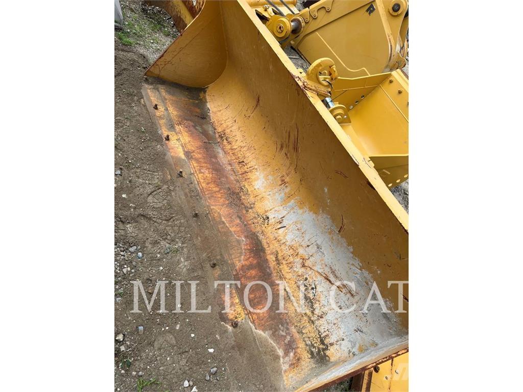 CAT 415F Kaušai