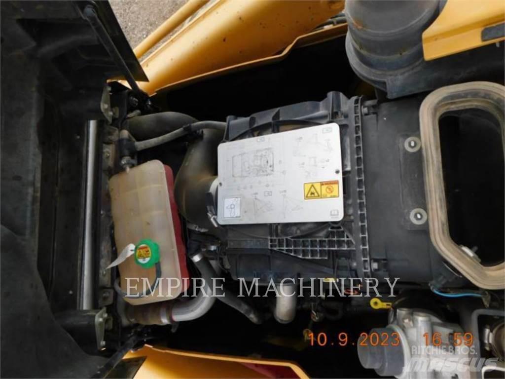 CAT 415F2 4EOP Ekskavatoriniai krautuvai