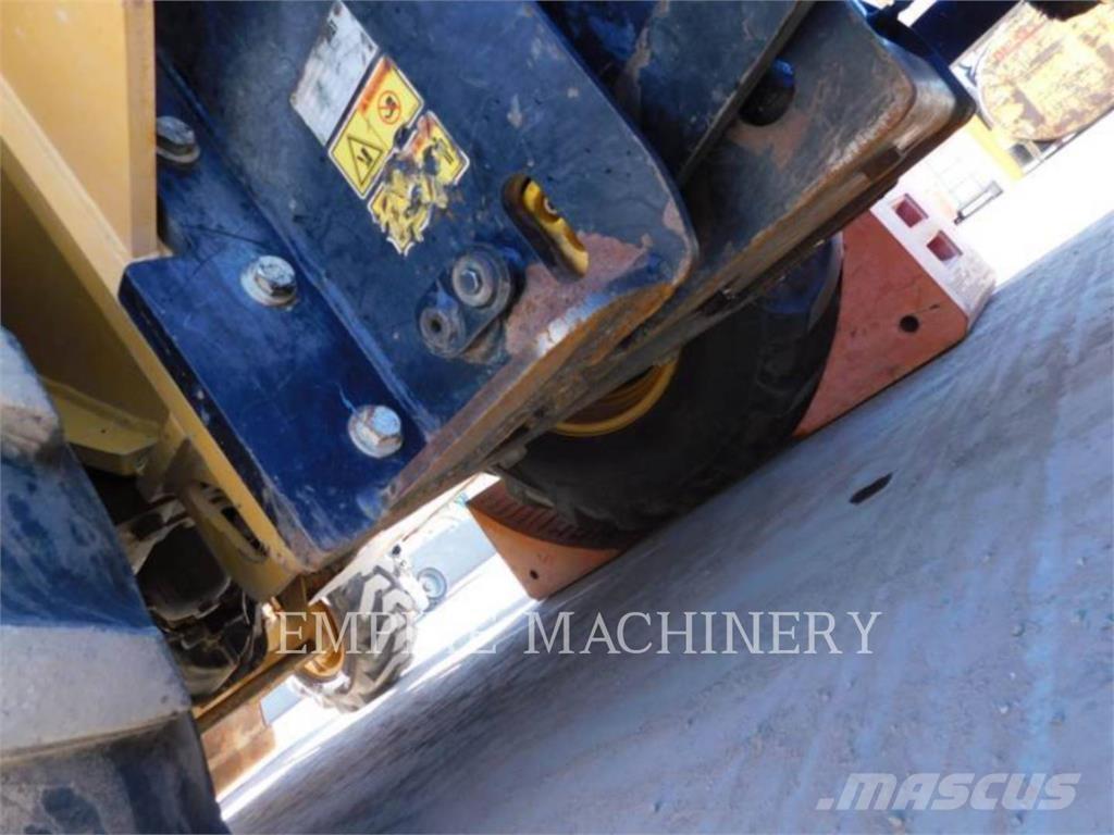 CAT 415F2 IL Naudoti ratiniai krautuvai