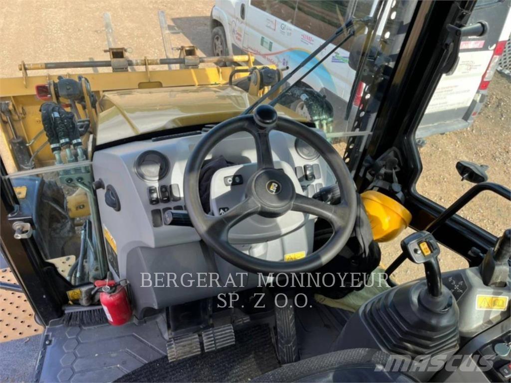 CAT 432F2 Ekskavatoriniai krautuvai