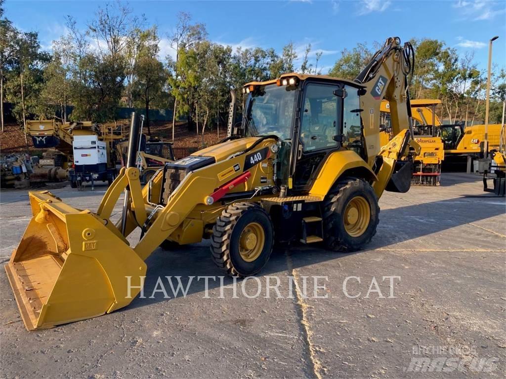 CAT 440 Ekskavatoriniai krautuvai