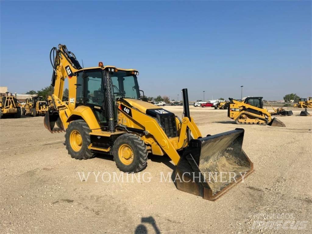 CAT 440 Ekskavatoriniai krautuvai