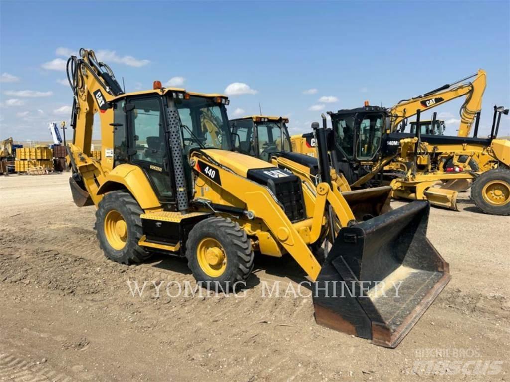 CAT 440 Ekskavatoriniai krautuvai