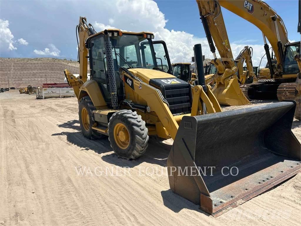 CAT 440 Ekskavatoriniai krautuvai