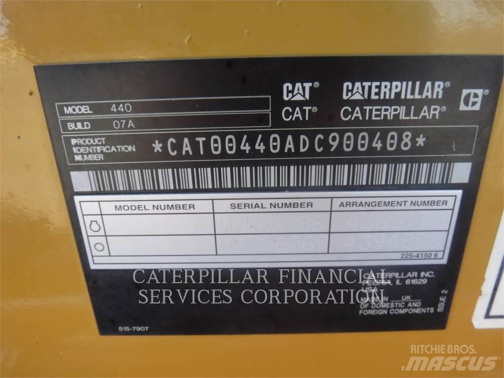 CAT 440-07 Ekskavatoriniai krautuvai