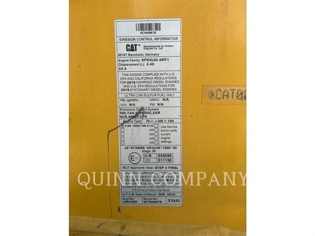 CAT 450 Ekskavatoriniai krautuvai