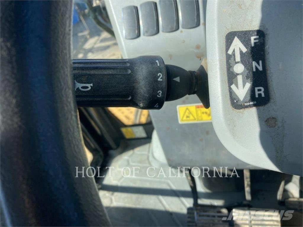 CAT 450 Ekskavatoriniai krautuvai