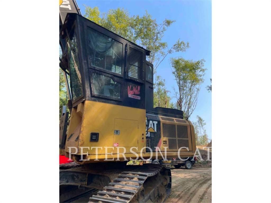 CAT 568 Medkirtės