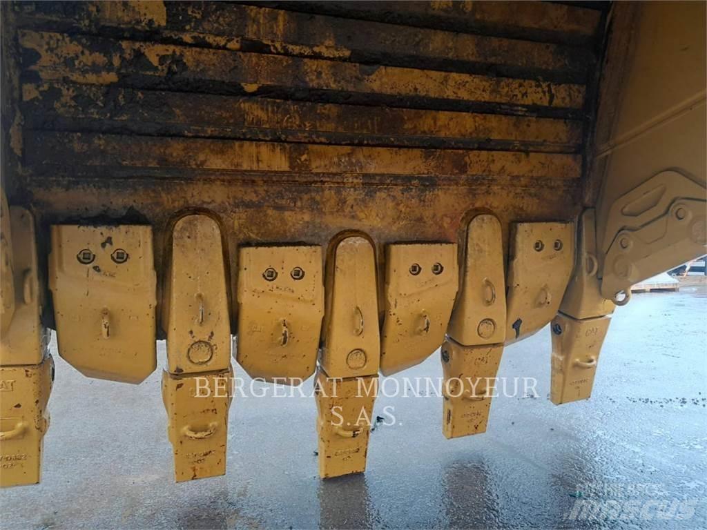 CAT 6015B Vikšriniai ekskavatoriai