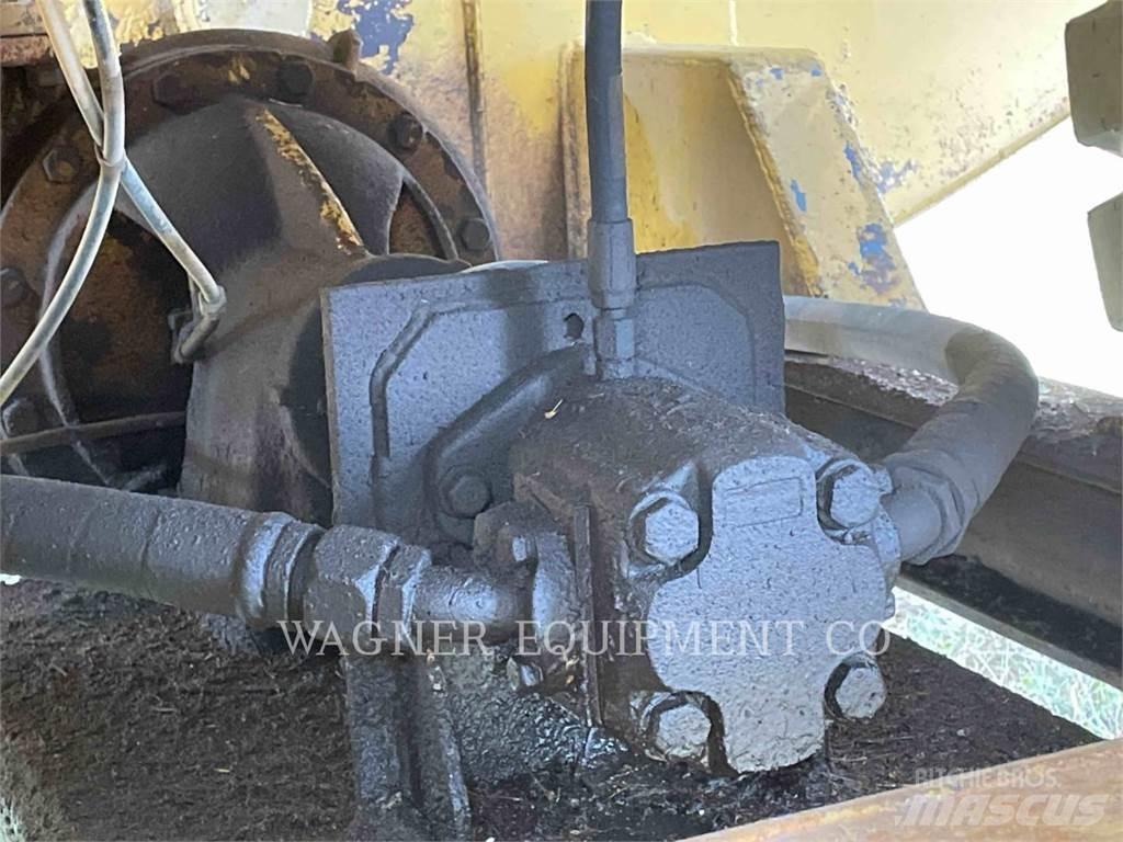 CAT 621B WW Vandens sunkvežimiai