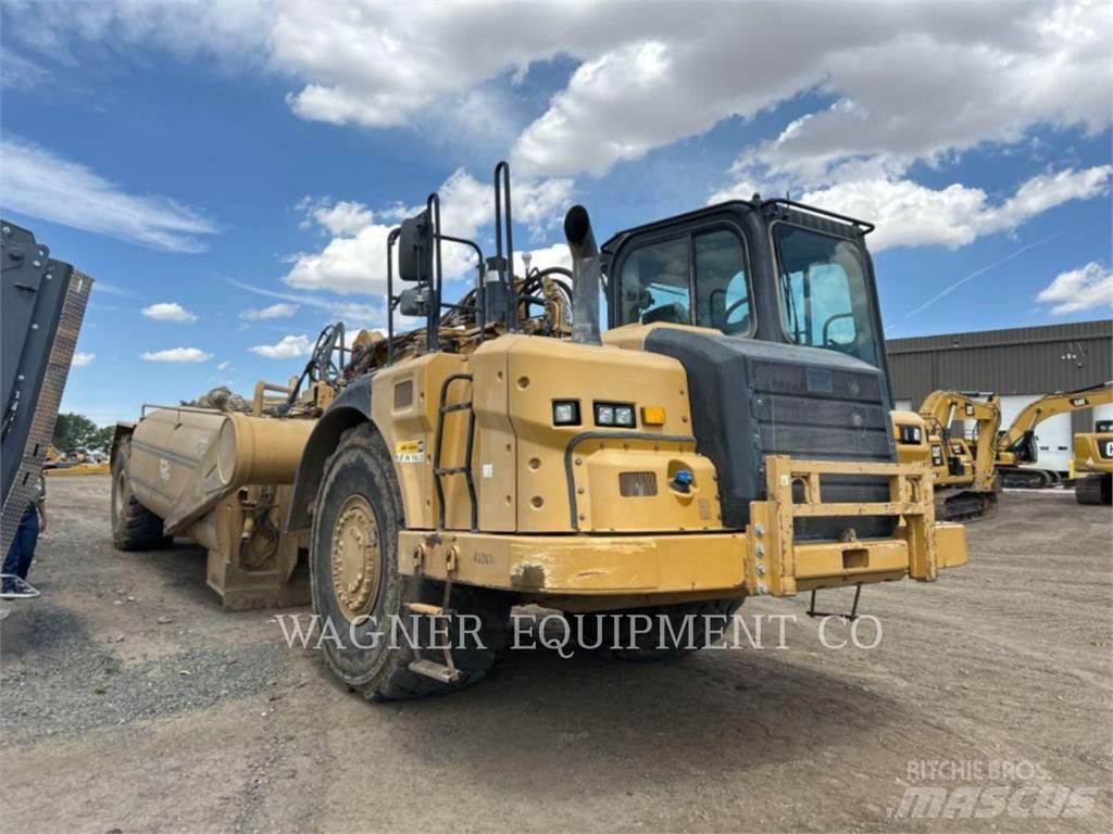 CAT 621K WW Vandens sunkvežimiai