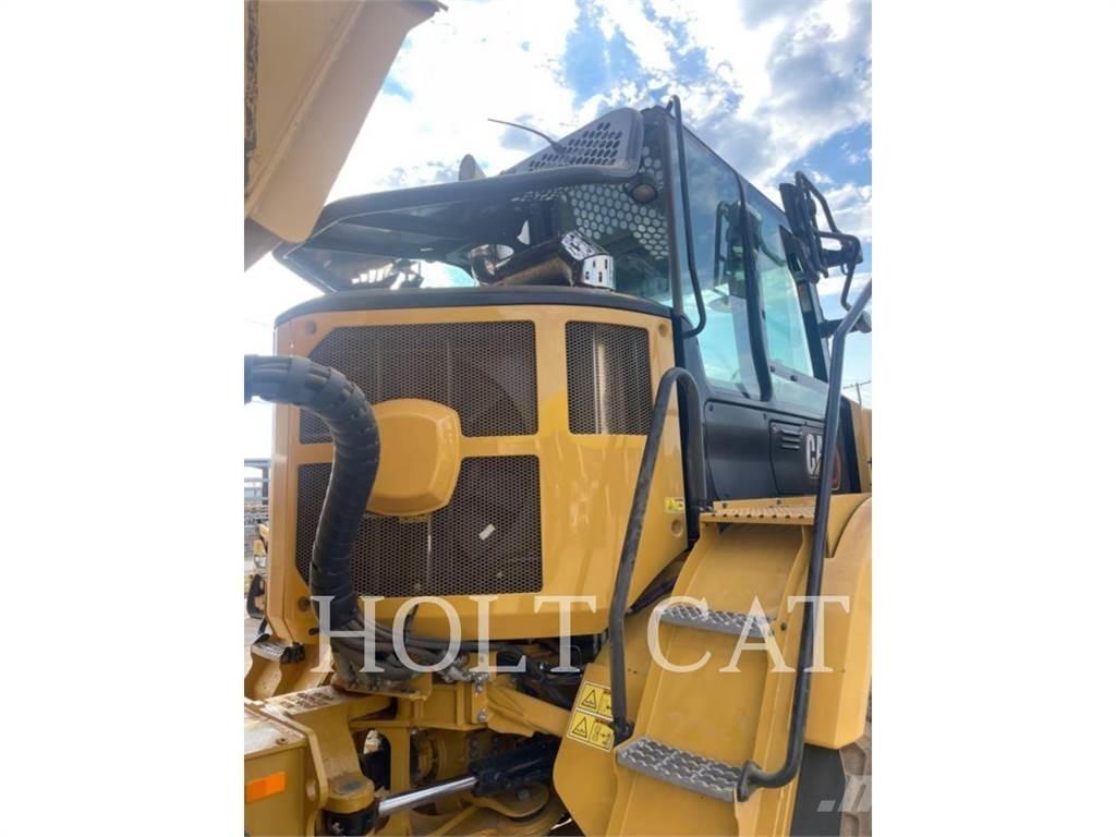 CAT 725 Karjeriniai savivarčiai